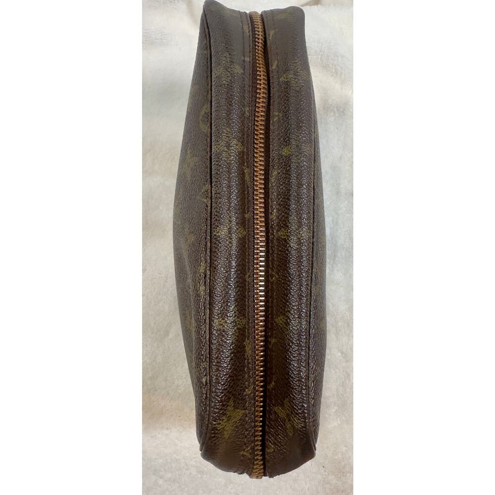 Louis Vuitton Monogram Toiletry Pouch 19 Cosmetic Bag w/ Box - Picture 11 of 16